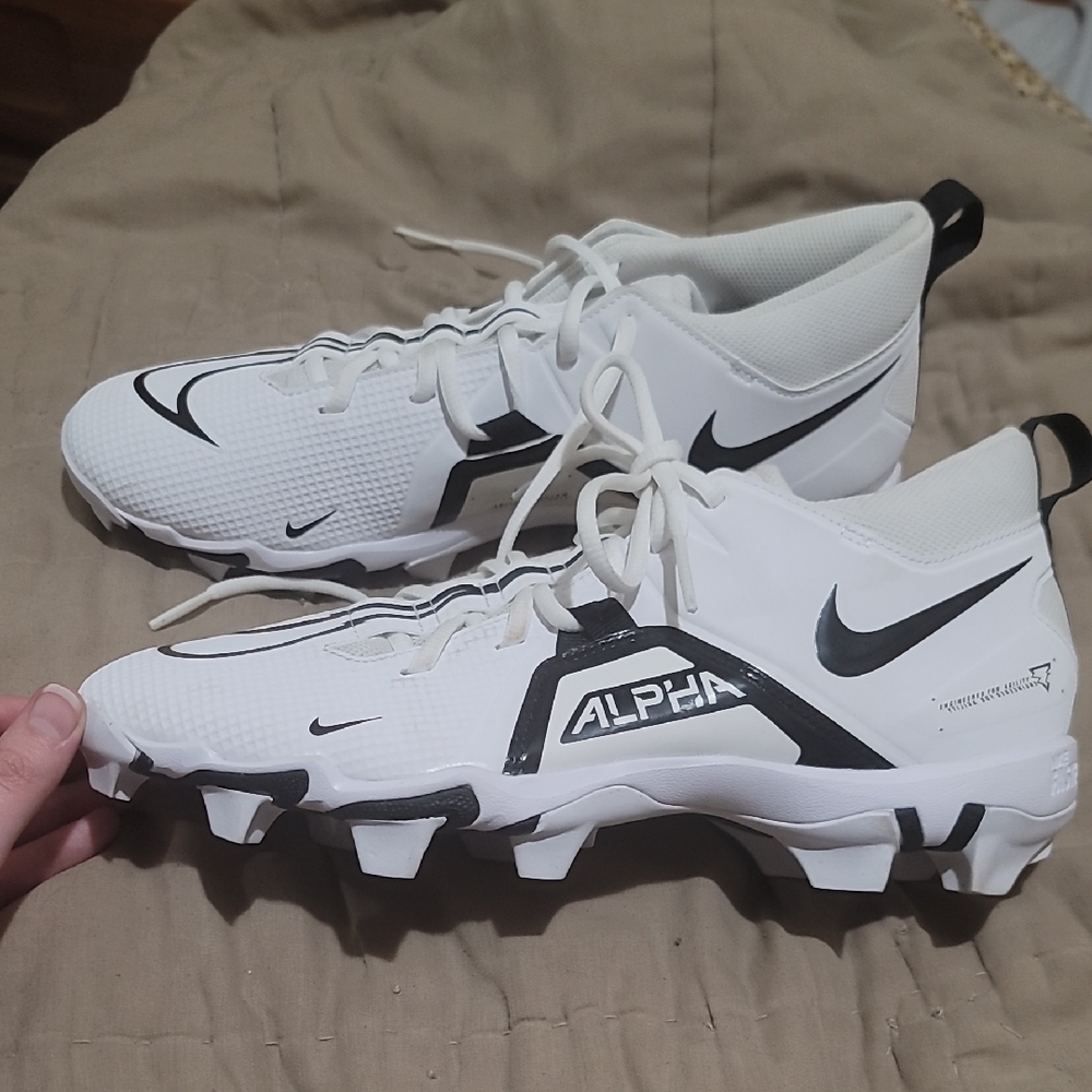BOGO🌟 Nike Alpha Men’s Athletic Cleats - Picture 4 of 4